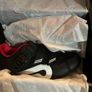 Peloton size 8 (size 39 on Peloton site) new with box